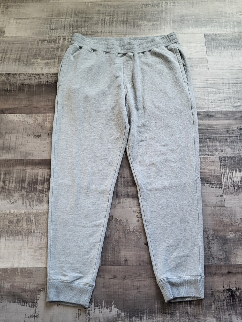 Travis Mathew Cloud Fleece Jogger Pants Men’s Large Taper Leg Sweatpants Gray